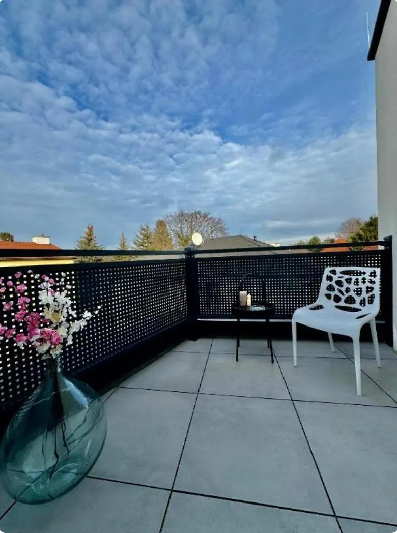 Luxury Rooftop Long-Term Apartment Vienna