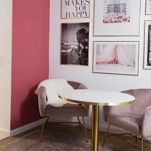 Nikolai Homes Viena