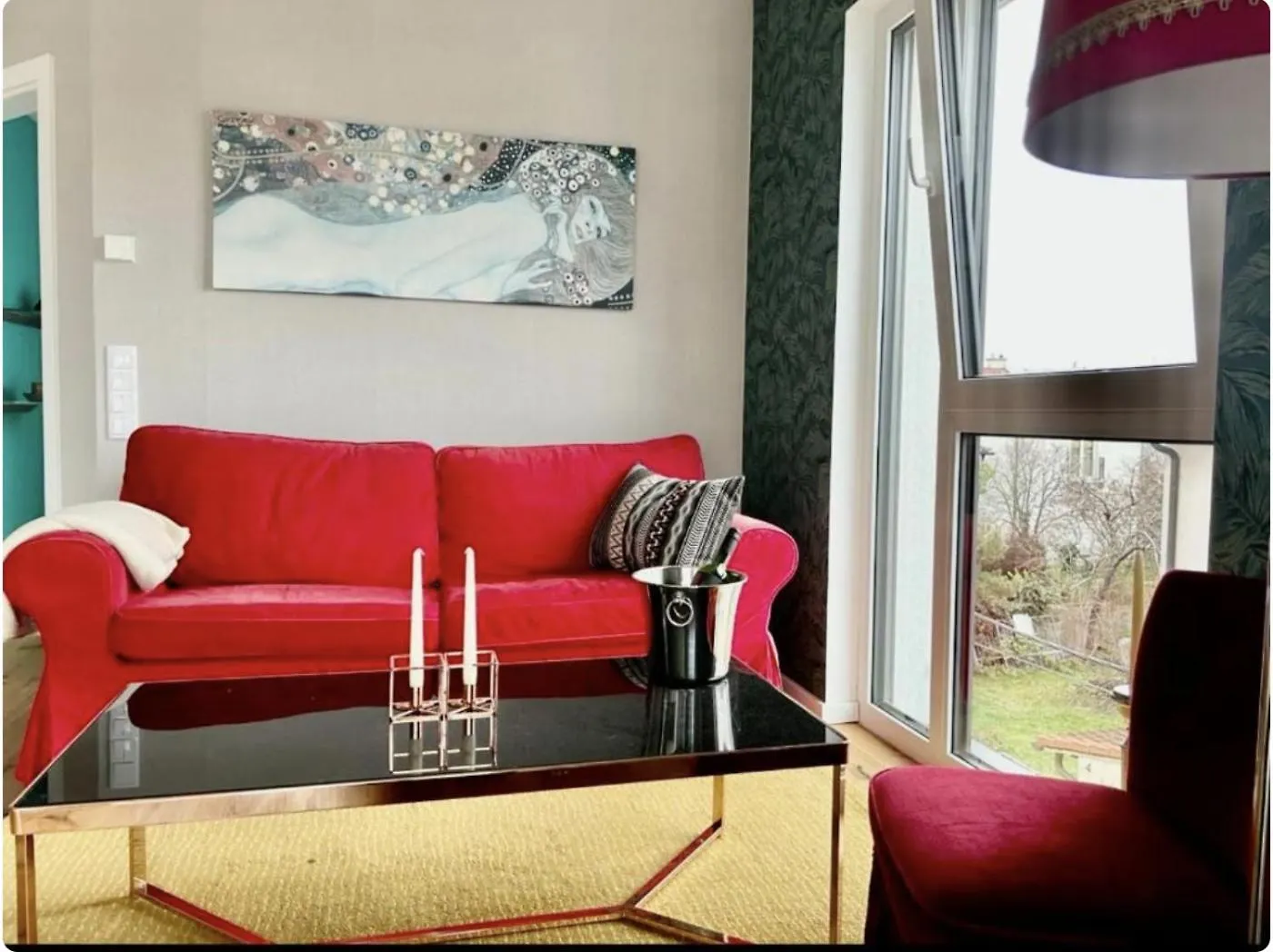Luxury Rooftop Long-Term Apartment Wien